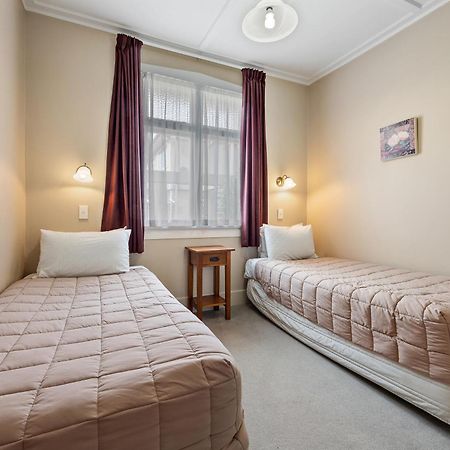 Tower Lodge Motel Инверкаргилл Экстерьер фото
