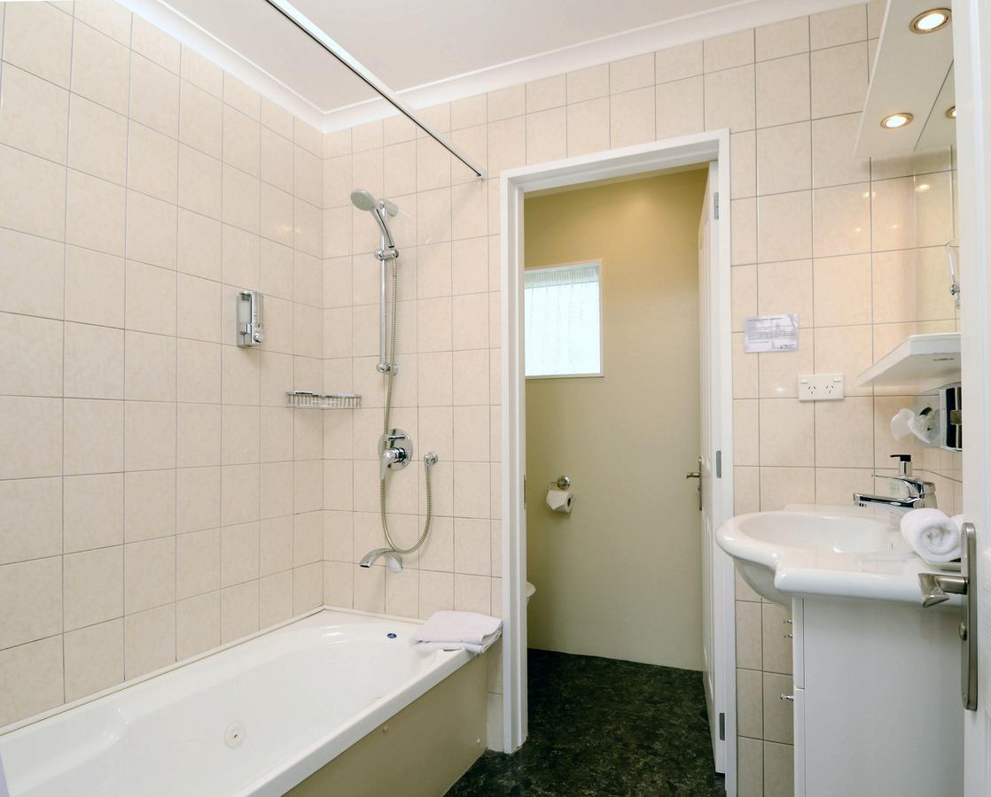 Tower Lodge Motel Инверкаргилл Экстерьер фото