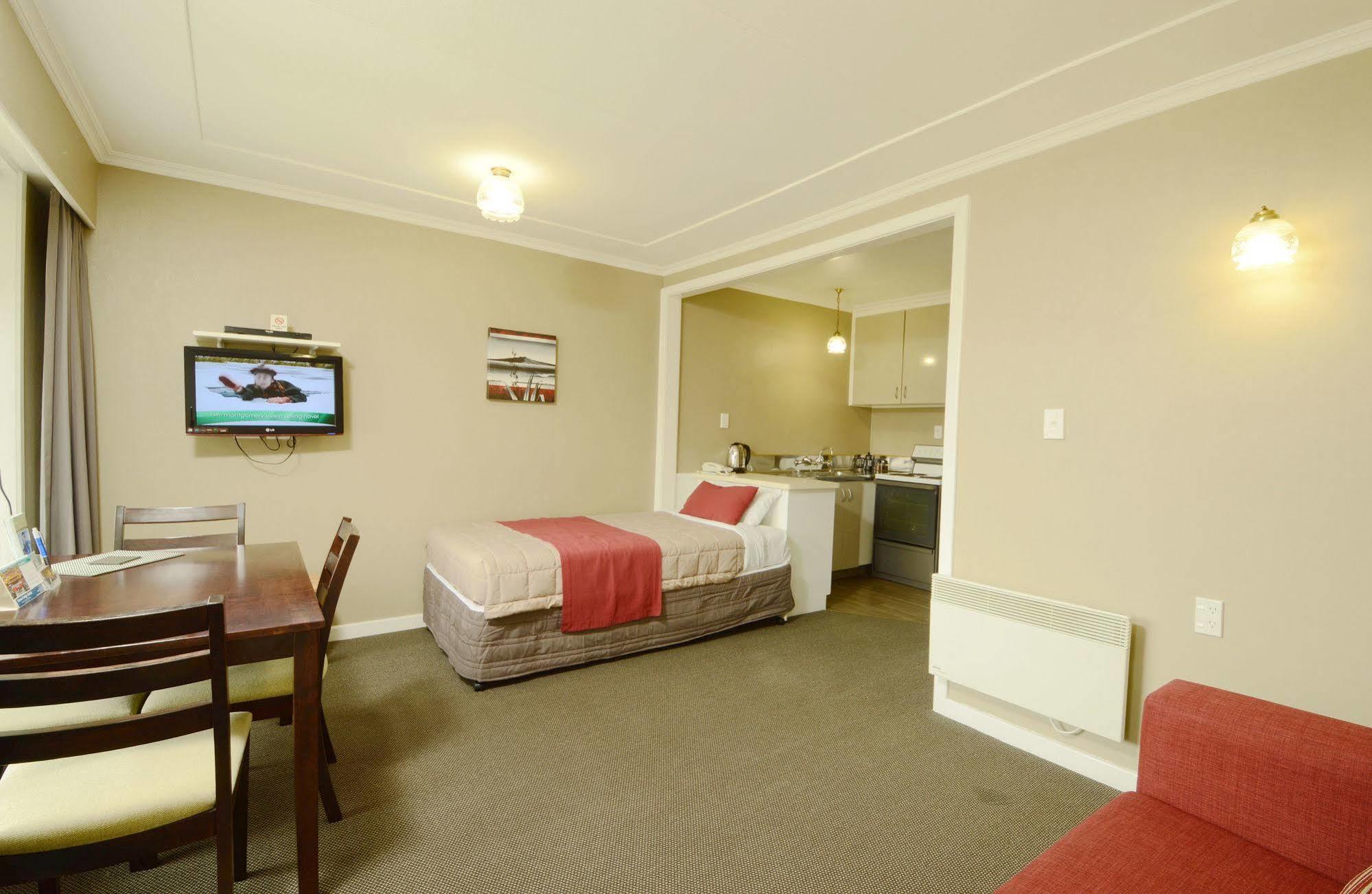 Tower Lodge Motel Инверкаргилл Экстерьер фото