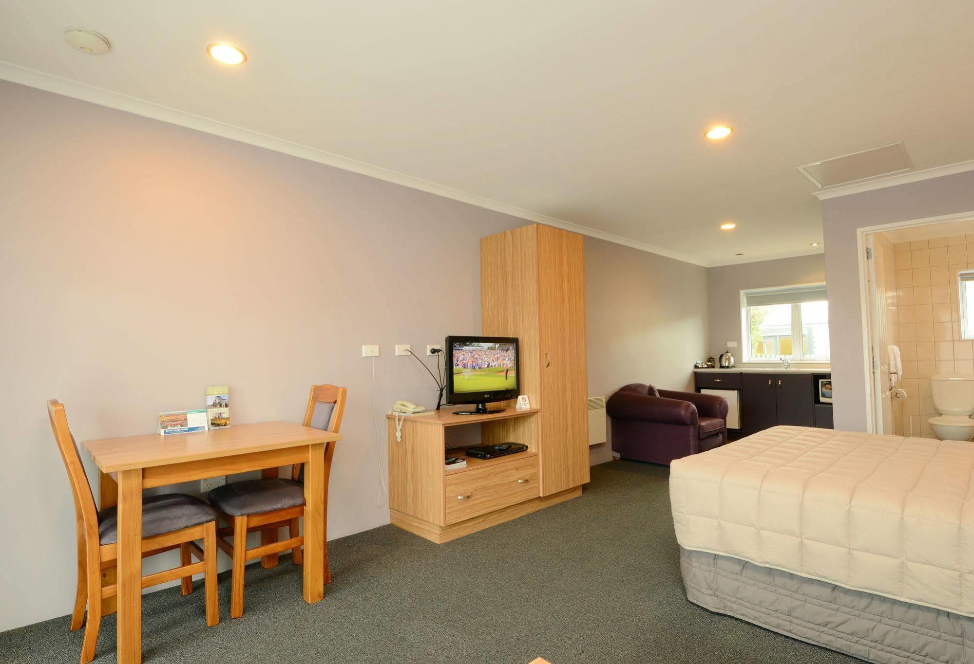 Tower Lodge Motel Инверкаргилл Экстерьер фото