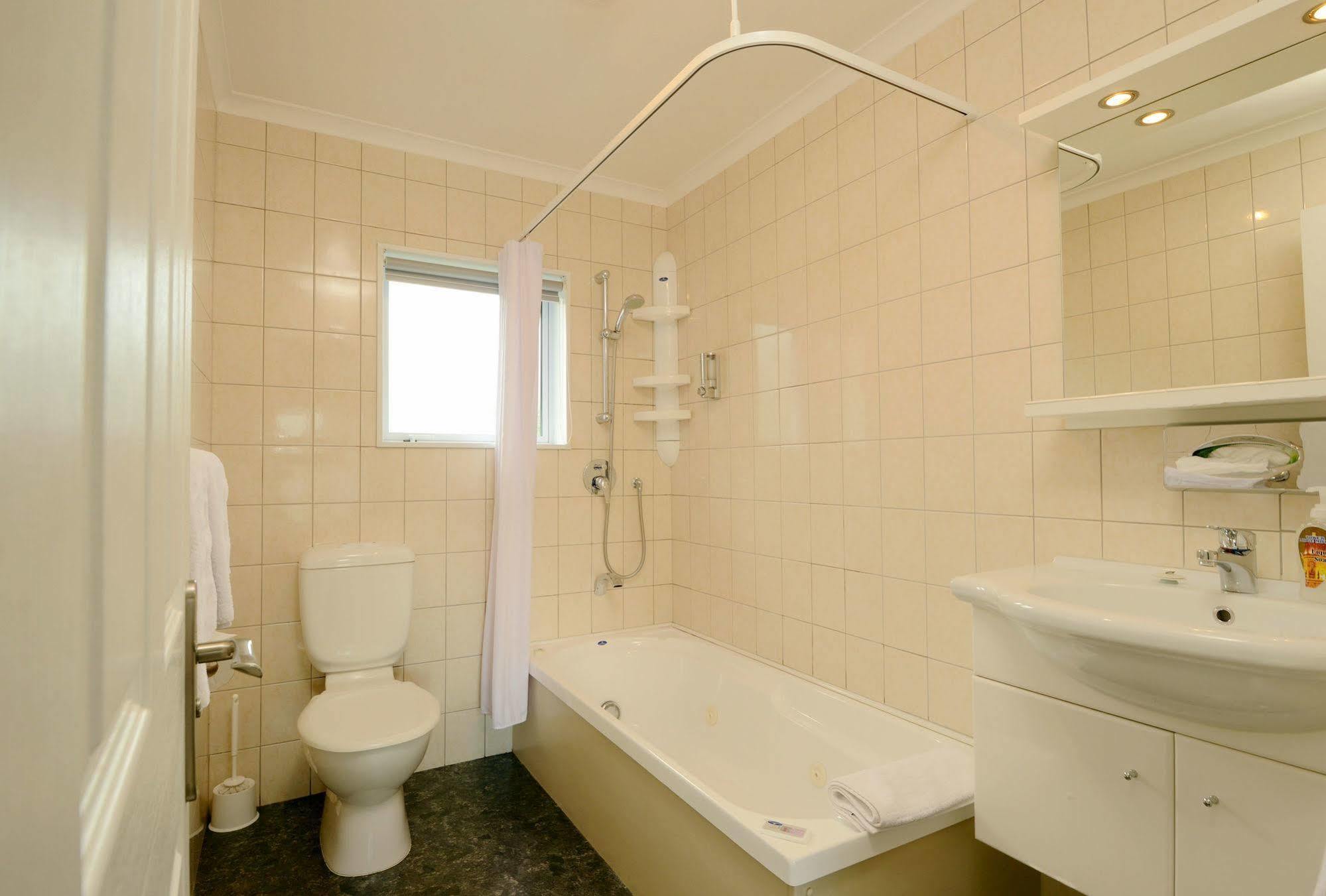 Tower Lodge Motel Инверкаргилл Экстерьер фото