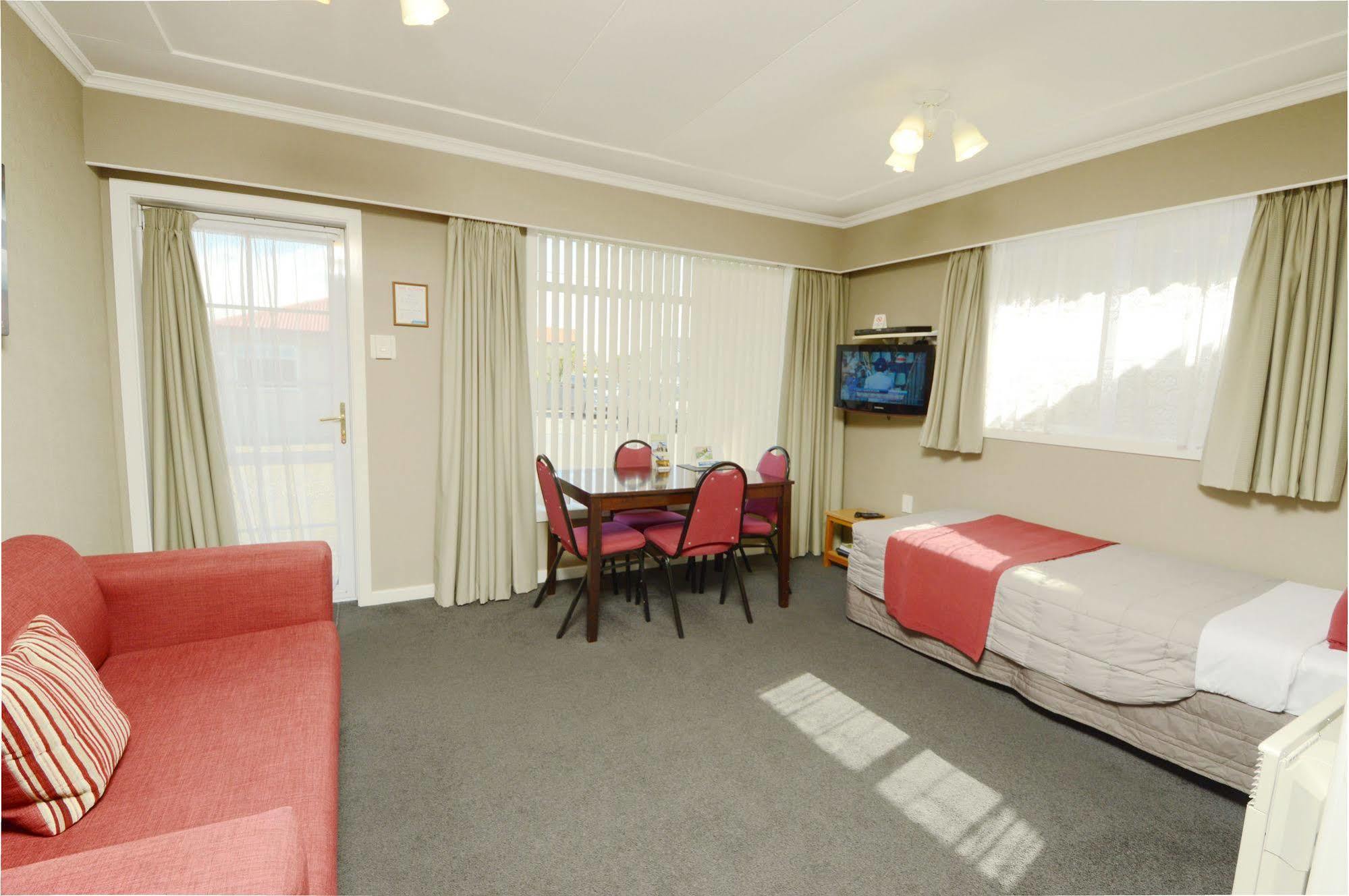 Tower Lodge Motel Инверкаргилл Экстерьер фото