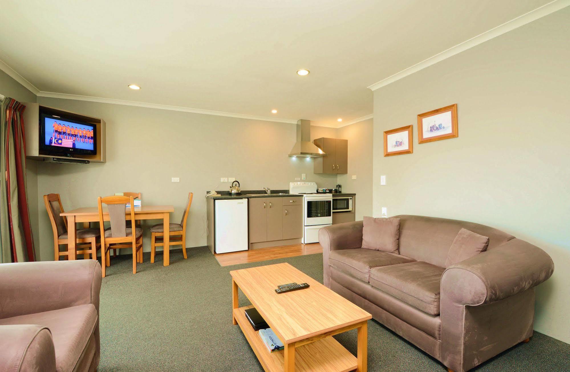 Tower Lodge Motel Инверкаргилл Экстерьер фото