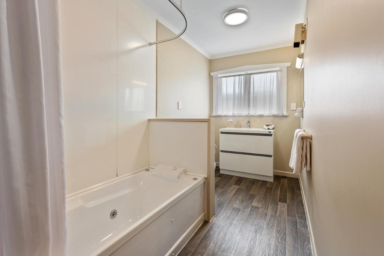 Tower Lodge Motel Инверкаргилл Экстерьер фото